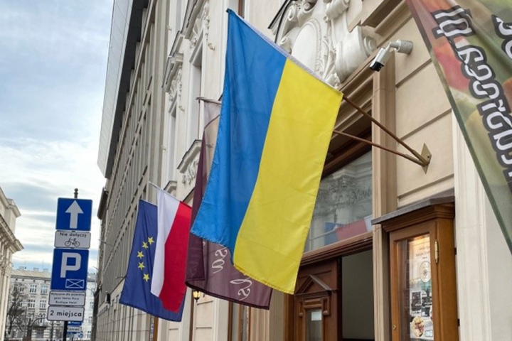 Ukraine flag in Polish storefront