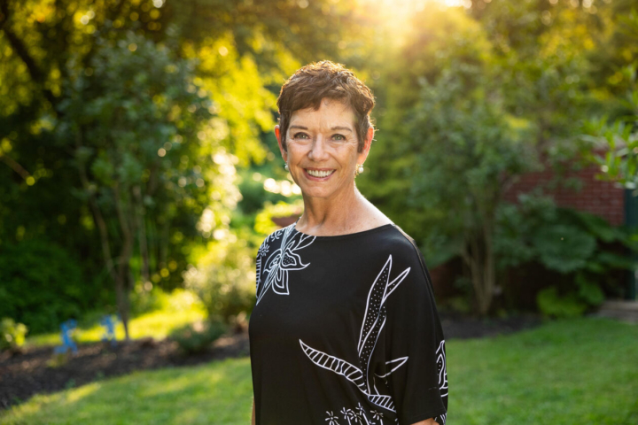 This is a headshot of Karen Tomlinson '77, a former U.S. assistant attorney who now specializes in art crime.